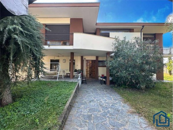 casa indipendente in vendita a Castano Primo