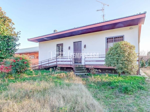 casa indipendente in vendita a Castano Primo