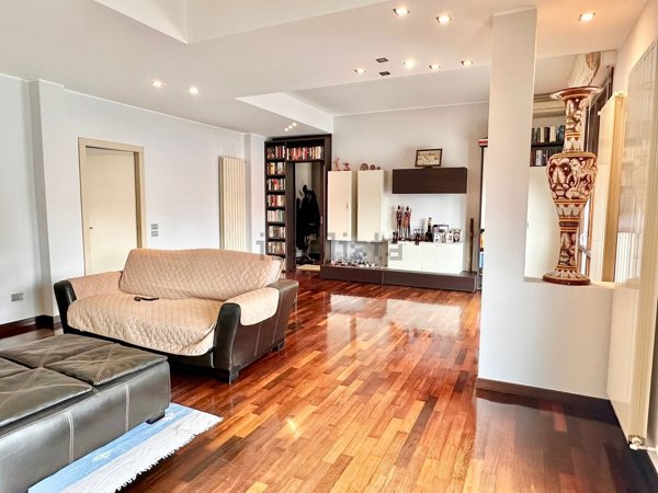 casa indipendente in vendita a Castano Primo