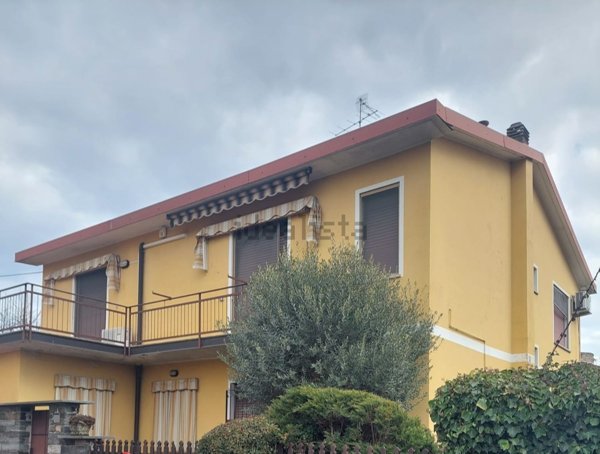 casa indipendente in vendita a Castano Primo