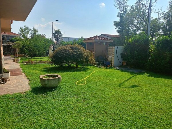 casa indipendente in vendita a Castano Primo