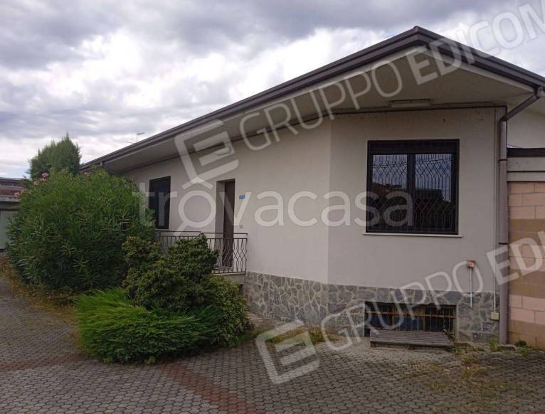 ufficio in vendita a Castano Primo