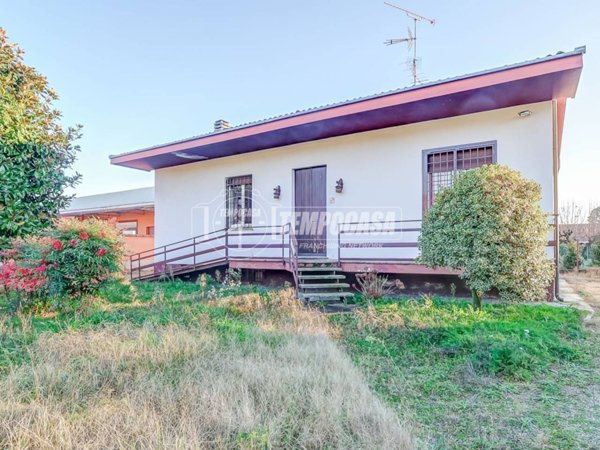 casa indipendente in vendita a Castano Primo