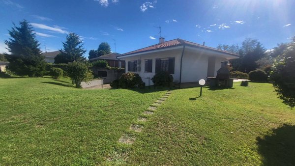 casa indipendente in vendita a Castano Primo