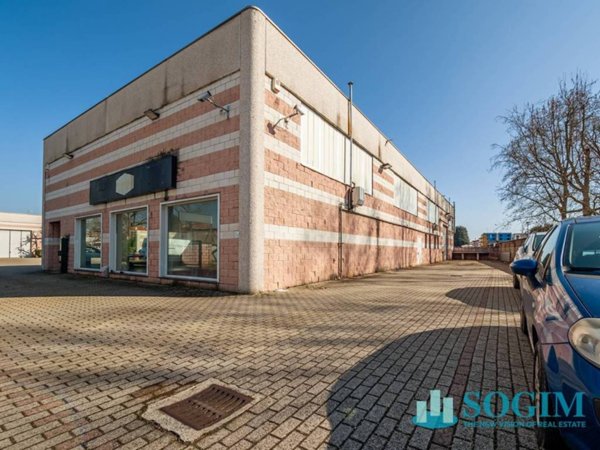 negozio in vendita a Castano Primo