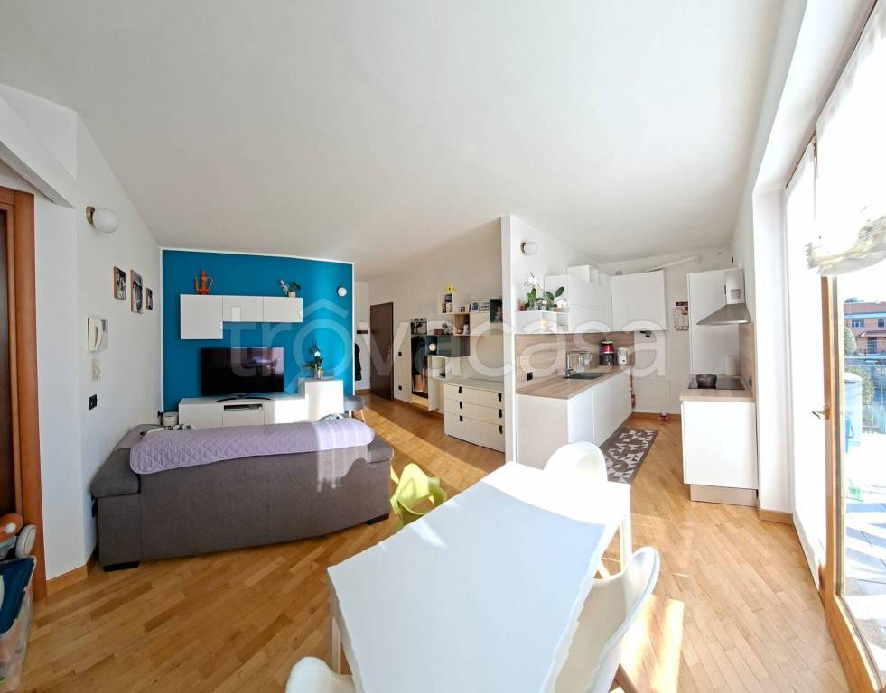 appartamento in vendita a Castano Primo