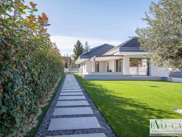 casa indipendente in vendita a Castano Primo