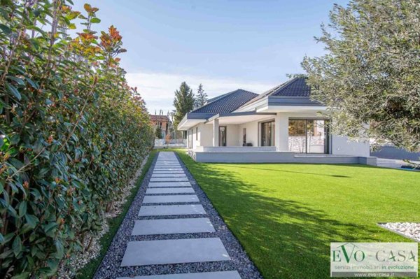 casa indipendente in vendita a Castano Primo