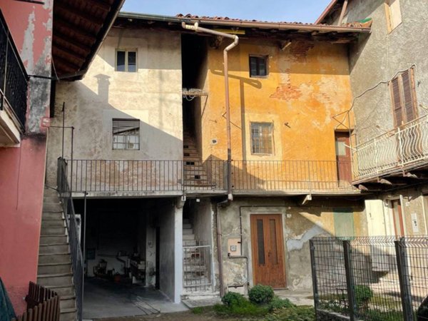 casa indipendente in vendita a Castano Primo