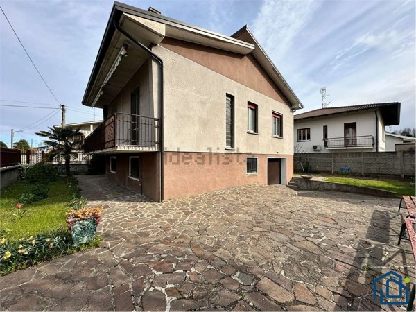 appartamento in vendita a Castano Primo