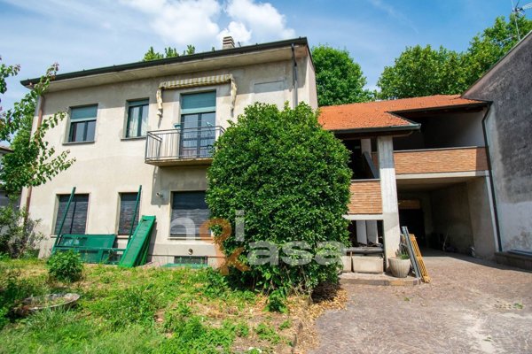 casa indipendente in vendita a Castano Primo
