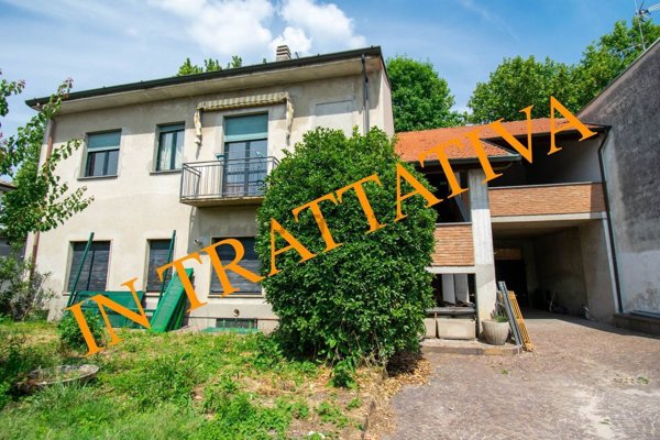 casa indipendente in vendita a Castano Primo