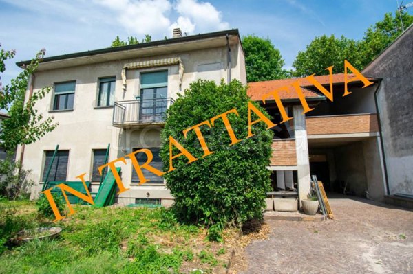 casa indipendente in vendita a Castano Primo