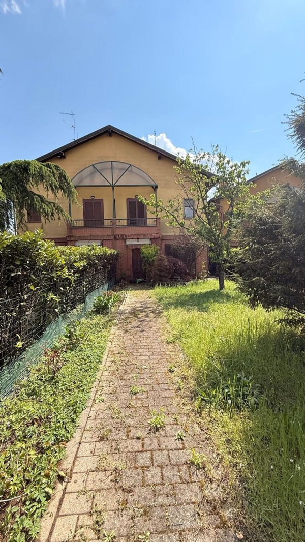 casa indipendente in vendita a Castano Primo