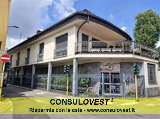 negozio in vendita a Castano Primo