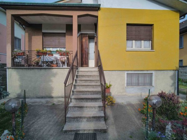casa indipendente in vendita a Castano Primo