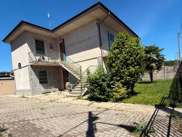 casa indipendente in vendita a Castano Primo