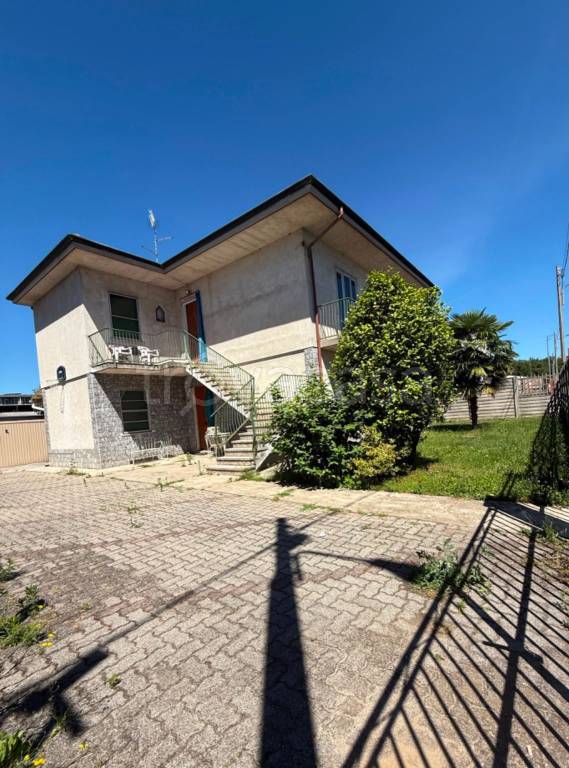 casa indipendente in vendita a Castano Primo