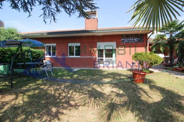casa indipendente in vendita a Castano Primo