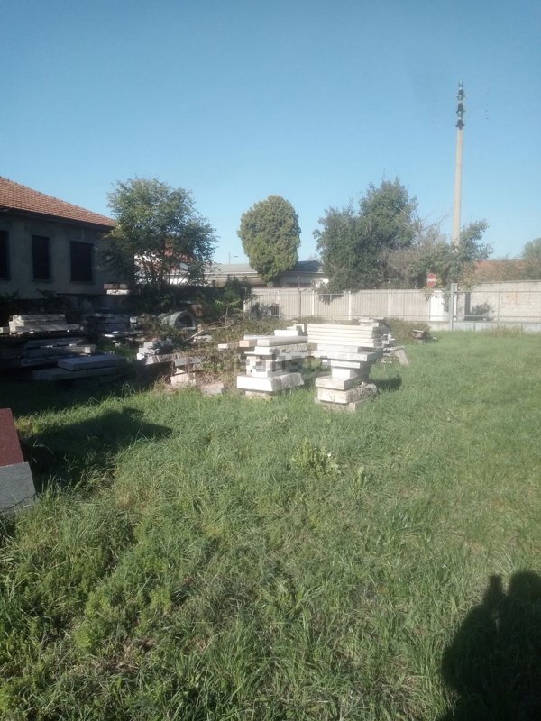 terreno in vendita a Castano Primo
