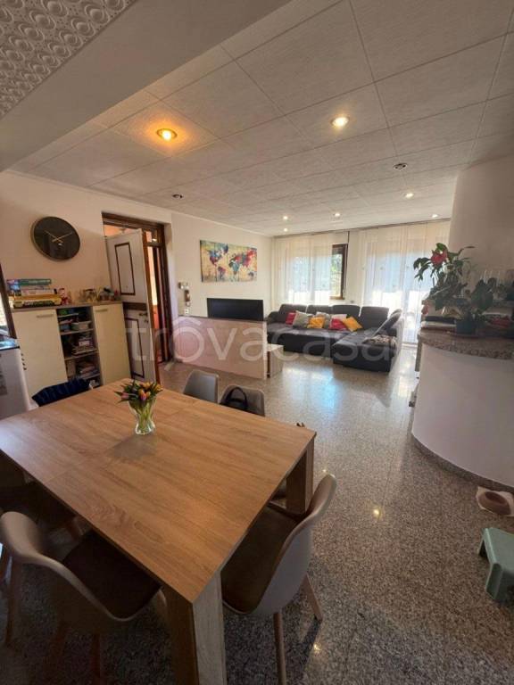 casa indipendente in vendita a Castano Primo