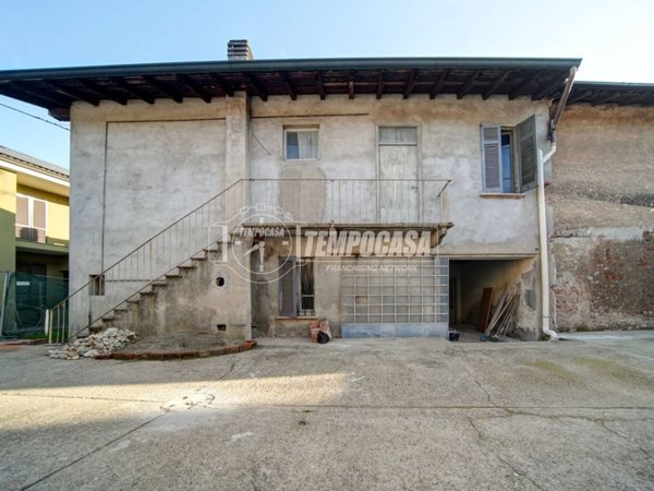 casa indipendente in vendita a Castano Primo