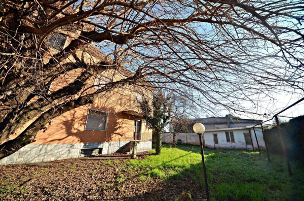 casa indipendente in vendita a Cernusco sul Naviglio in zona Ronco
