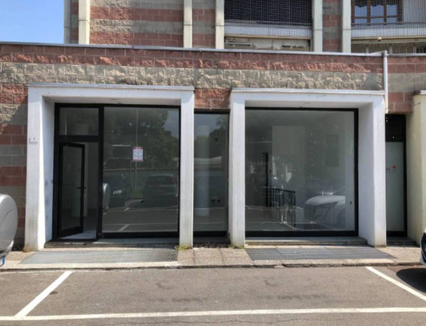 negozio in vendita a Cernusco sul Naviglio