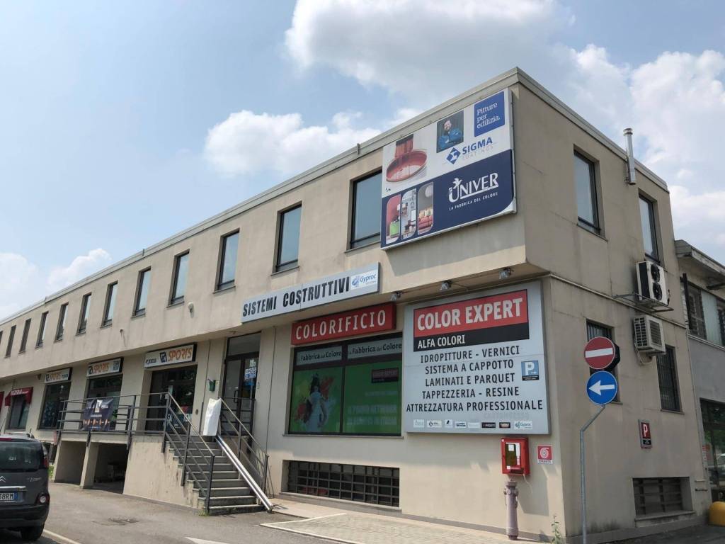 negozio in vendita a Cernusco sul Naviglio