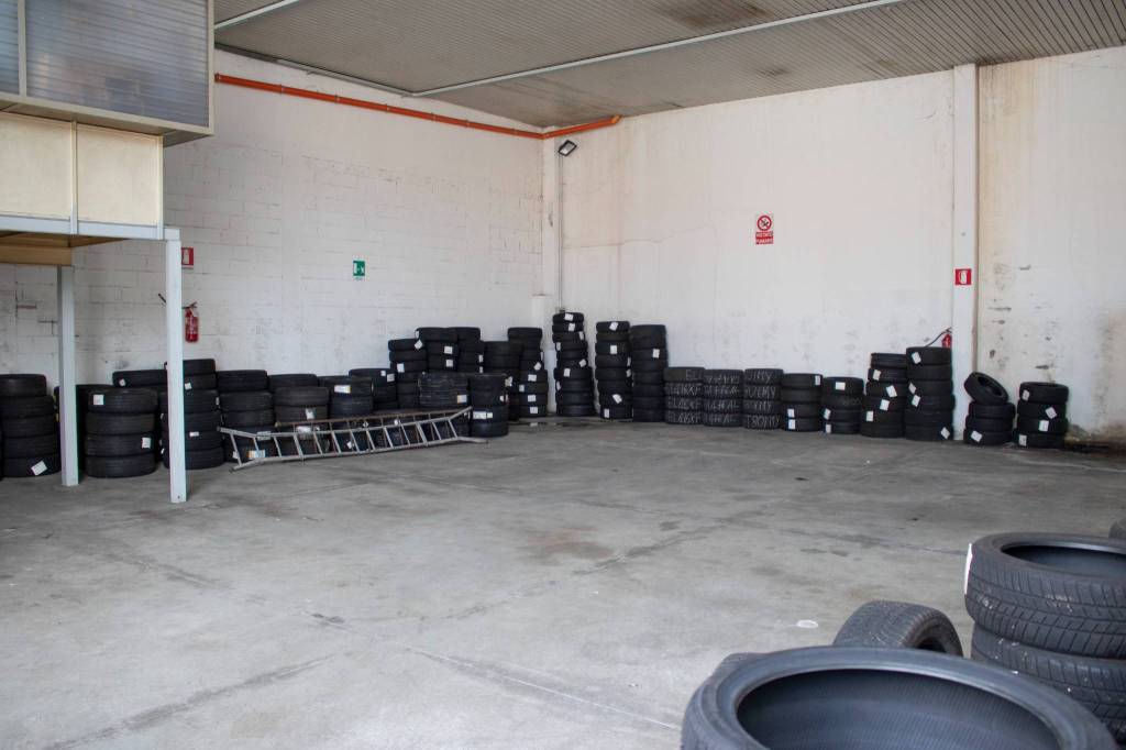 capannone in vendita a Cernusco sul Naviglio