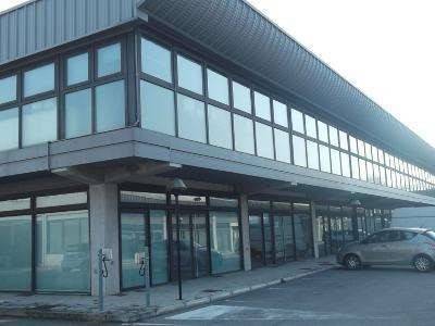 negozio in vendita a Cernusco sul Naviglio