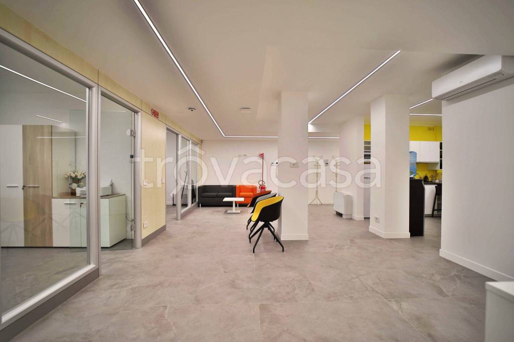 ufficio in vendita a Cernusco sul Naviglio