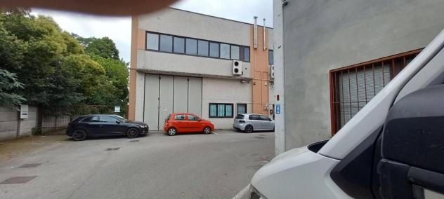 locale commerciale in vendita a Cernusco sul Naviglio