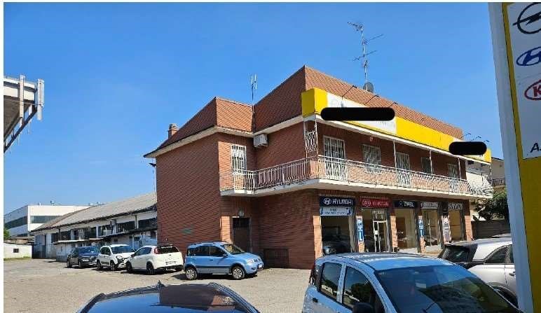 capannone in vendita a Cernusco sul Naviglio