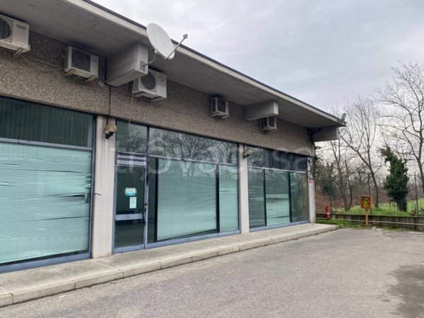 locale commerciale in vendita a Cernusco sul Naviglio