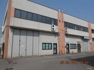 locale commerciale in vendita a Cernusco sul Naviglio