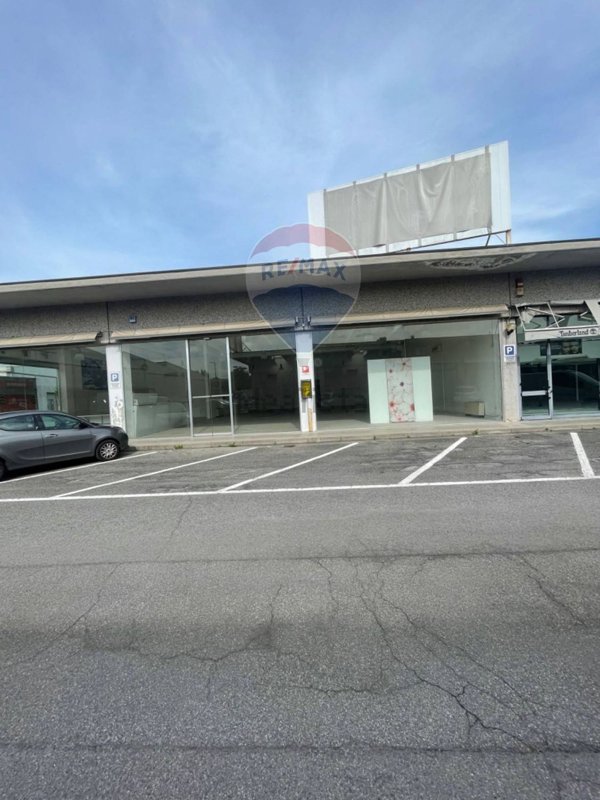 locale di sgombero in vendita a Cernusco sul Naviglio