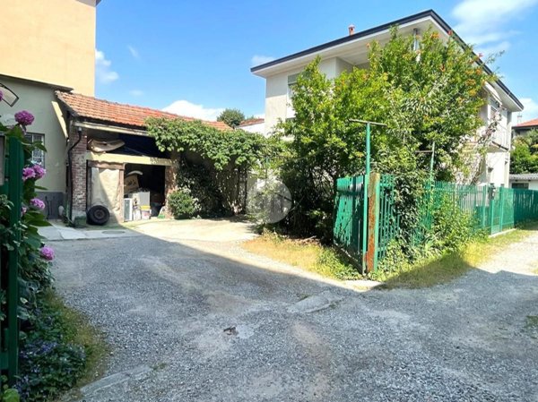locale di sgombero in vendita a Cernusco sul Naviglio