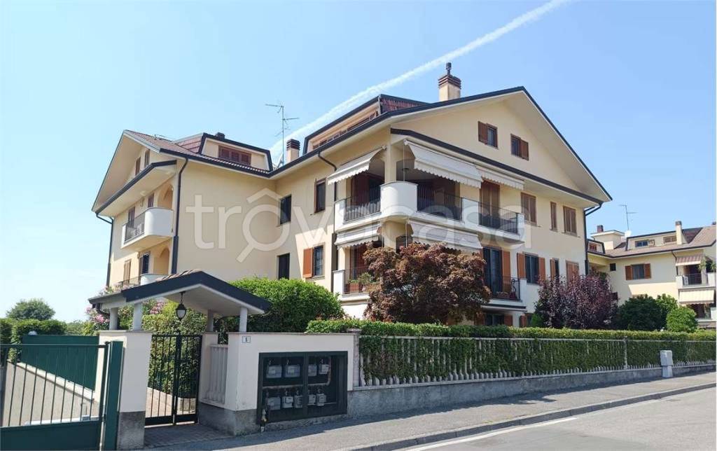 appartamento in vendita a Cernusco sul Naviglio in zona Ronco