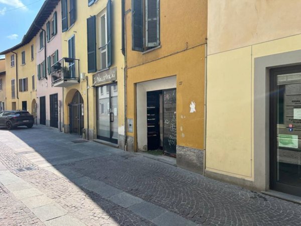 negozio in vendita a Cernusco sul Naviglio