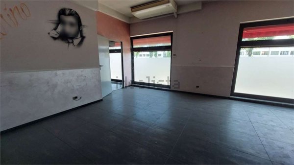 locale commerciale in vendita a Cernusco sul Naviglio