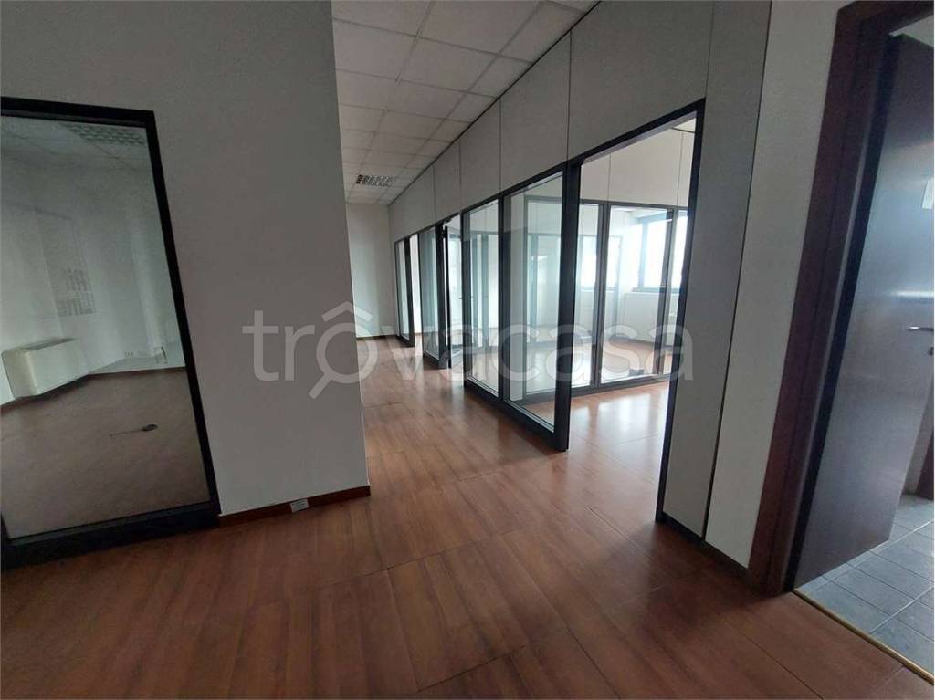 negozio in vendita a Cernusco sul Naviglio