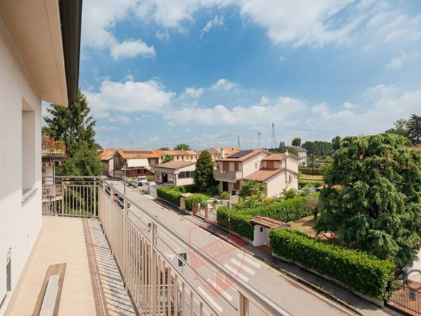 casa indipendente in vendita a Cernusco sul Naviglio in zona Ronco