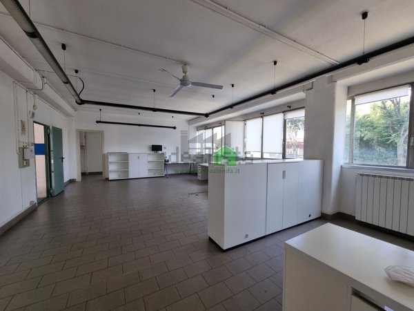 capannone in vendita a Cernusco sul Naviglio