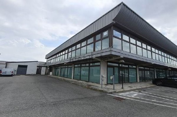 capannone in vendita a Cernusco sul Naviglio