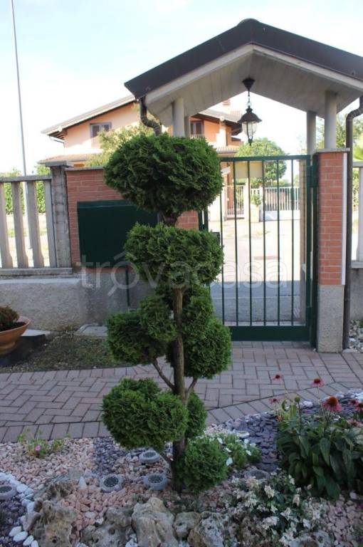 appartamento in vendita a Cernusco sul Naviglio in zona Ronco