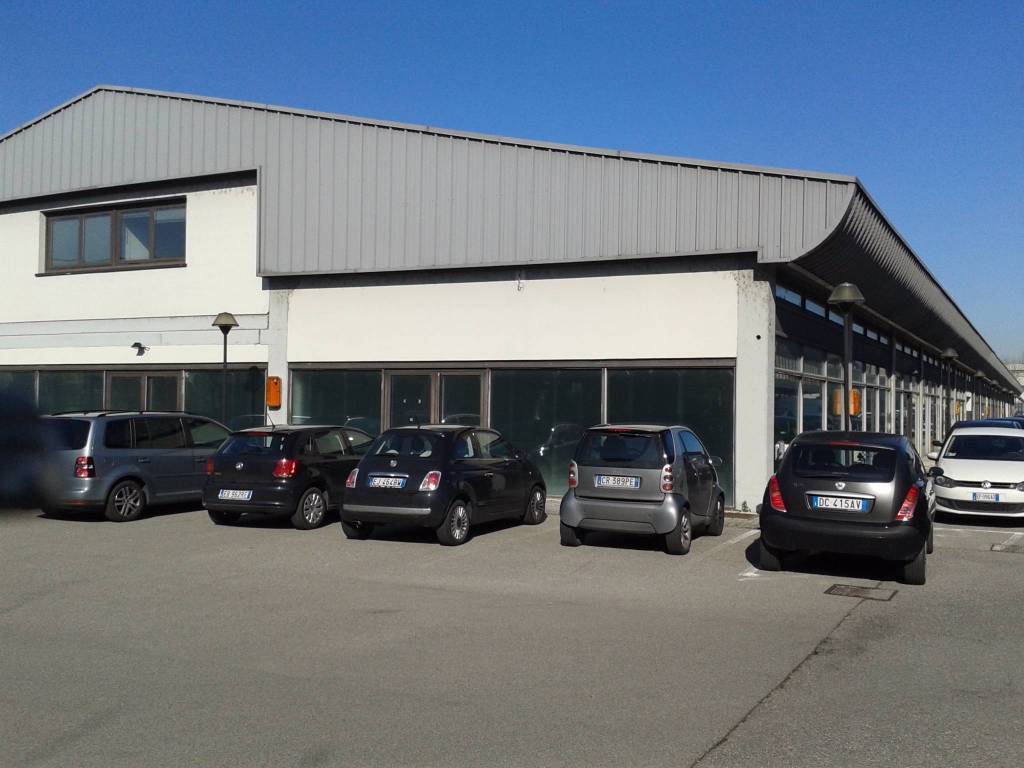 locale commerciale in vendita a Cernusco sul Naviglio