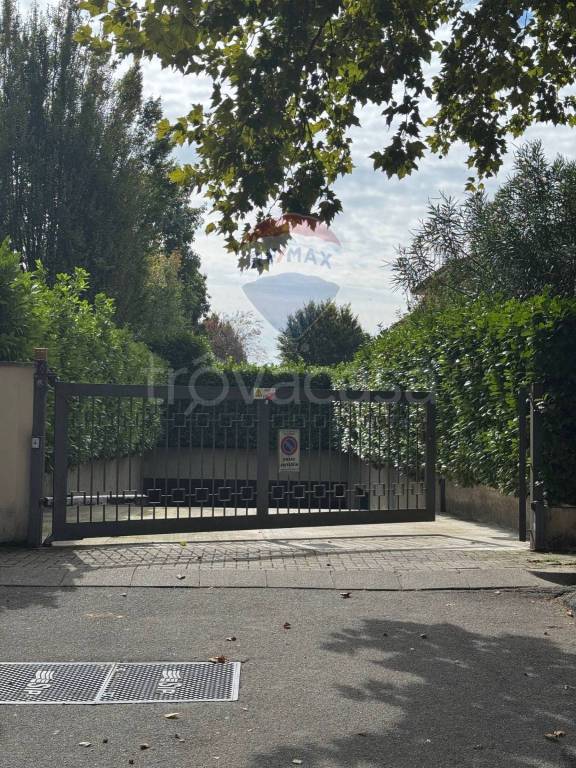 locale di sgombero in vendita a Cernusco sul Naviglio