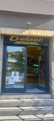 negozio in vendita a Cernusco sul Naviglio