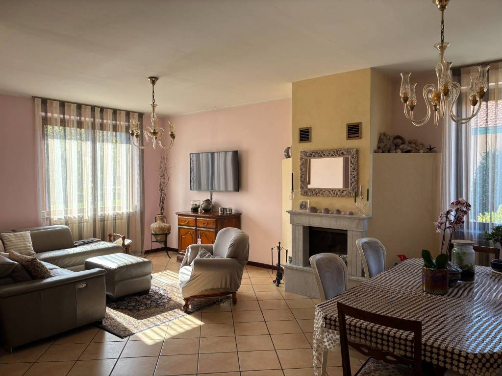 casa indipendente in vendita a Cernusco sul Naviglio